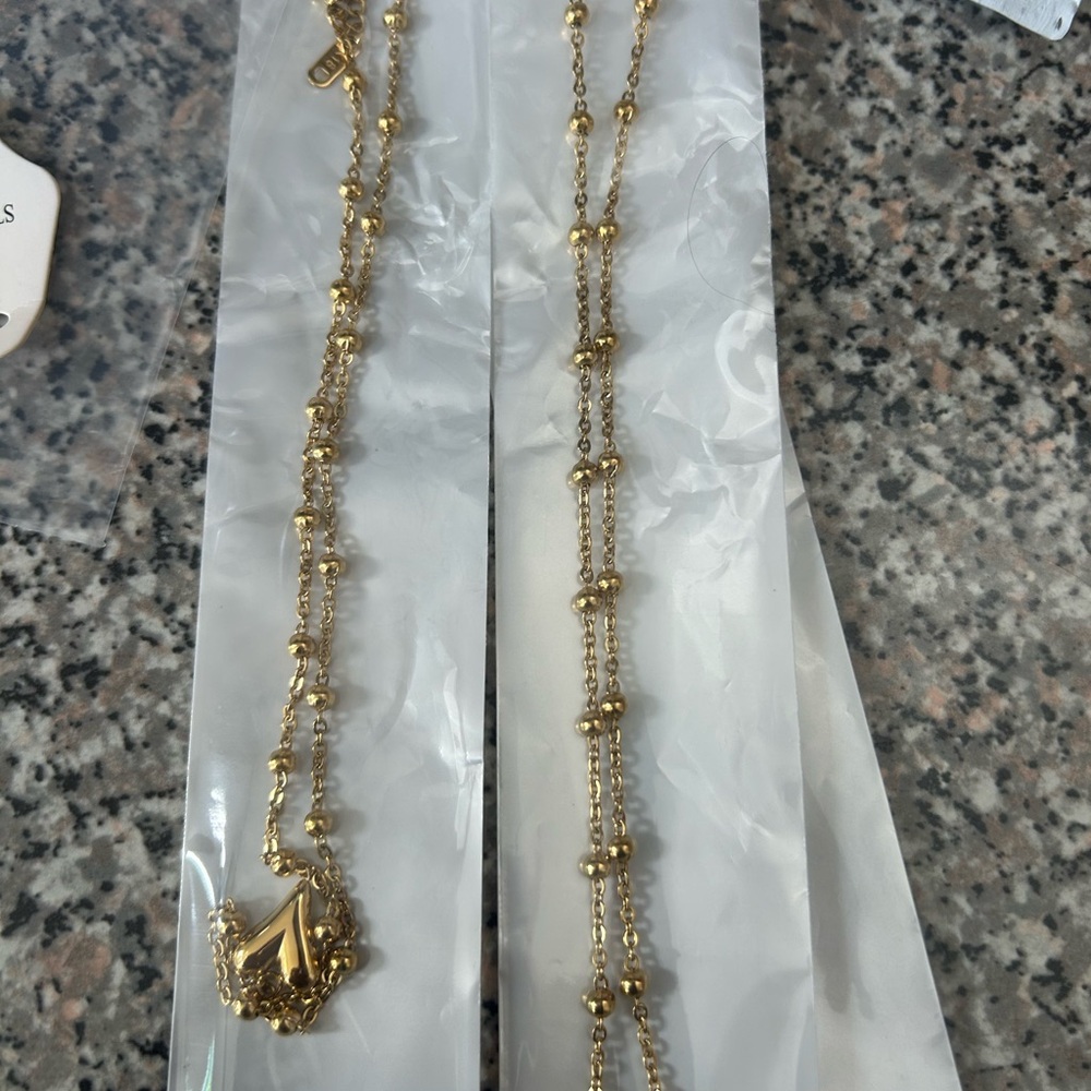 Elegant Gold Necklace